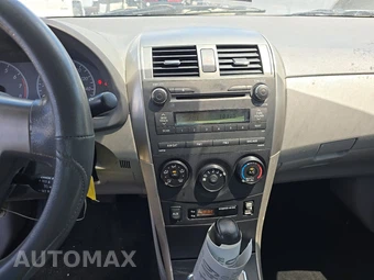 2010 Toyota Corolla – miniatura 11