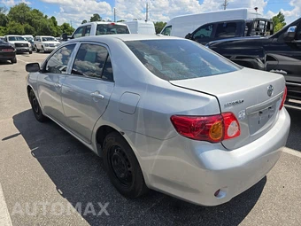 2010 Toyota Corolla – miniatura 6