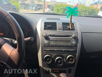2010 Toyota Corolla – miniatura 10