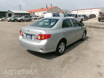 2010 Toyota Corolla CE - miniatura 5