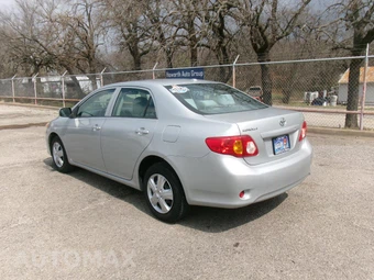 2010 Toyota Corolla CE - miniatura 7