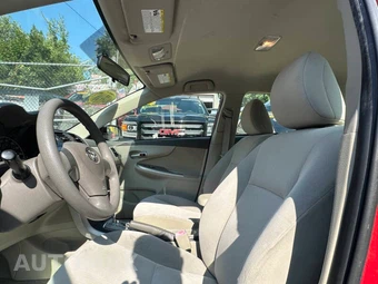 2010 Toyota Corolla - miniatura 13