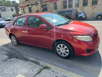 2010 Toyota Corolla - miniatura 3