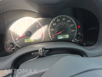 2010 Toyota Corolla – miniatura 12