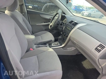 2010 Toyota Corolla – miniatura 8