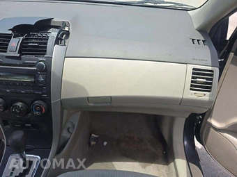 2010 Toyota Corolla LE – miniatura 15