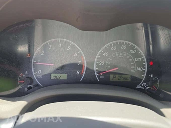 2010 Toyota Corolla LE – miniatura 6