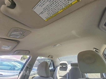 2010 Toyota Corolla LE – miniatura 8