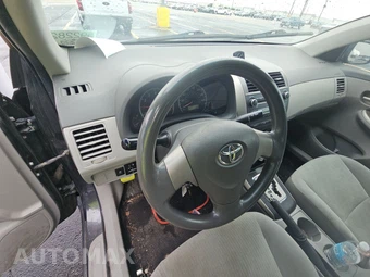 2010 Toyota Corolla LE – miniatura 11