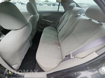 2010 Toyota Corolla LE – miniatura 13