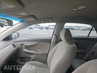2010 Toyota Corolla LE – miniatura 17