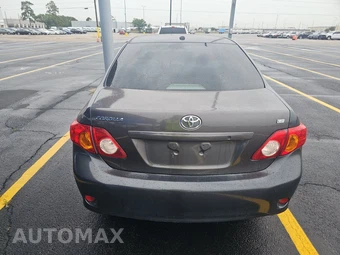 2010 Toyota Corolla LE – miniatura 5