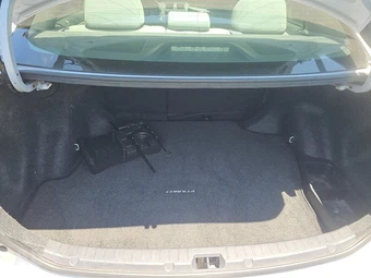 2010 Toyota Corolla LE – miniatura 16
