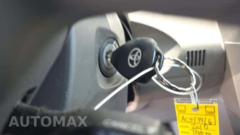 2010 Toyota Corolla LE – miniatura 17