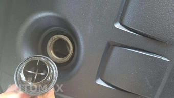 2010 Toyota Corolla LE – miniatura 18