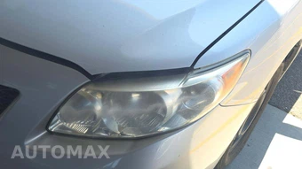 2010 Toyota Corolla LE – miniatura 25