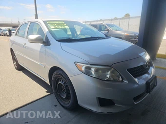 2010 Toyota Corolla LE – miniatura 3