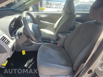 2010 Toyota Corolla LE – miniatura 7