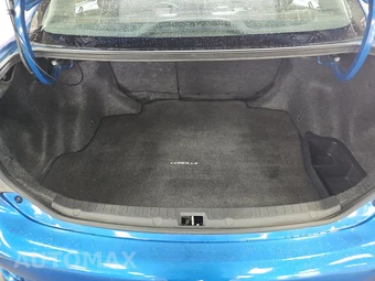 2010 Toyota Corolla S – miniatura 16