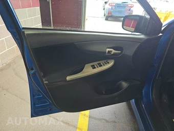 2010 Toyota Corolla S – miniatura 9