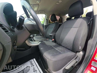 2010 Toyota Corolla S – miniatura 3