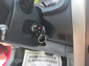 2010 Toyota Corolla S – miniatura 5