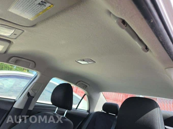 2010 Toyota Corolla S – miniatura 11