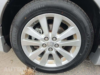 2010 Toyota Corolla S – miniatura 24