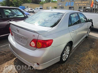 2010 Toyota Corolla S – miniatura 3