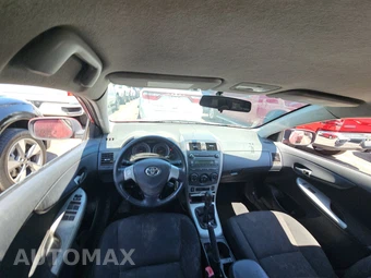 2010 Toyota Corolla S – miniatura 11