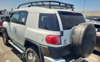 2010 Toyota FJ Cruiser w/Rear Doors - miniatura 2