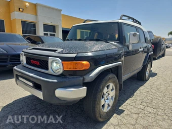 2010 Toyota FJ Cruiser w/Rear Doors