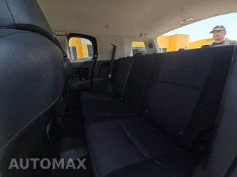 2010 Toyota FJ Cruiser w/Rear Doors - miniatura 13