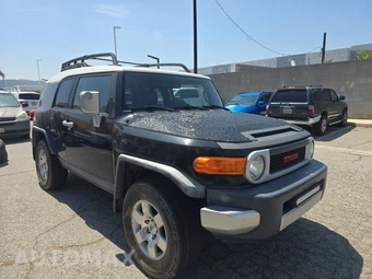 2010 Toyota FJ Cruiser w/Rear Doors - miniatura 3