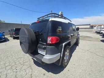 2010 Toyota FJ Cruiser w/Rear Doors - miniatura 4