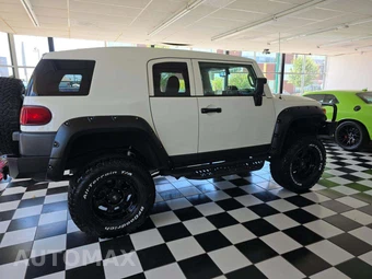2010 Toyota FJ Cruiser w/Rear Doors - miniatura 4