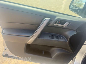 2010 Toyota Highlander SE - miniatura 26