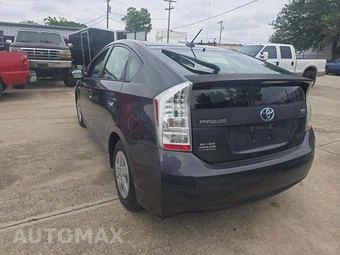 2010 Toyota Prius II – miniatura 2