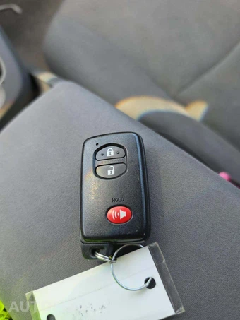 2010 Toyota Prius II - miniatura 8