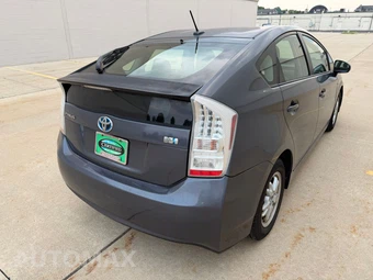 2010 Toyota Prius III - miniatura 7