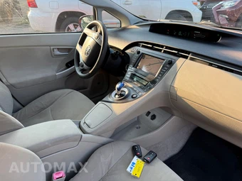 2010 Toyota Prius III - miniatura 37
