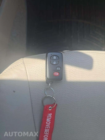 2010 Toyota Prius IV – miniatura 8