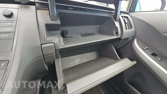 2010 Toyota Prius V – miniatura 22