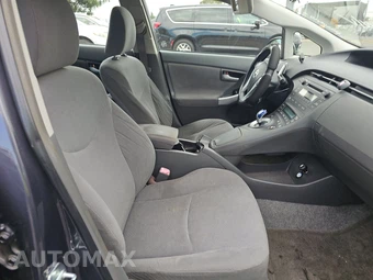 2010 Toyota Prius V – miniatura 8