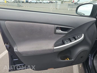 2010 Toyota Prius V – miniatura 9