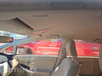 2010 Toyota Prius V – miniatura 18