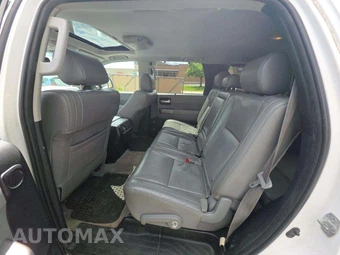 2010 Toyota Sequoia Limited – miniatura 13