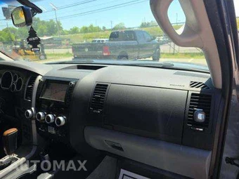 2010 Toyota Sequoia Platinum – miniatura 21
