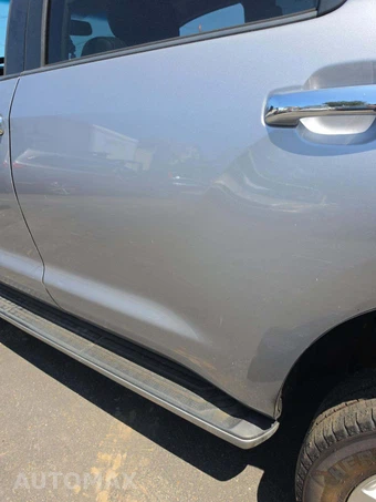 2010 Toyota Sequoia Platinum – miniatura 32