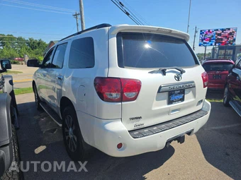 2010 Toyota Sequoia Platinum – miniatura 2